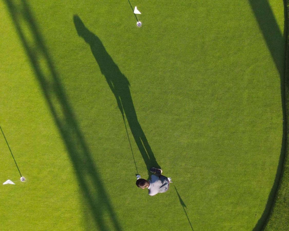 里克斯市中心酒店 安塔利亚 外观 照片 Aerial view of the 18th green